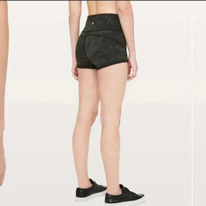 Lululemon In Movement Short Everlux 2.5" Incognito Camo Multi Gator Green 10
